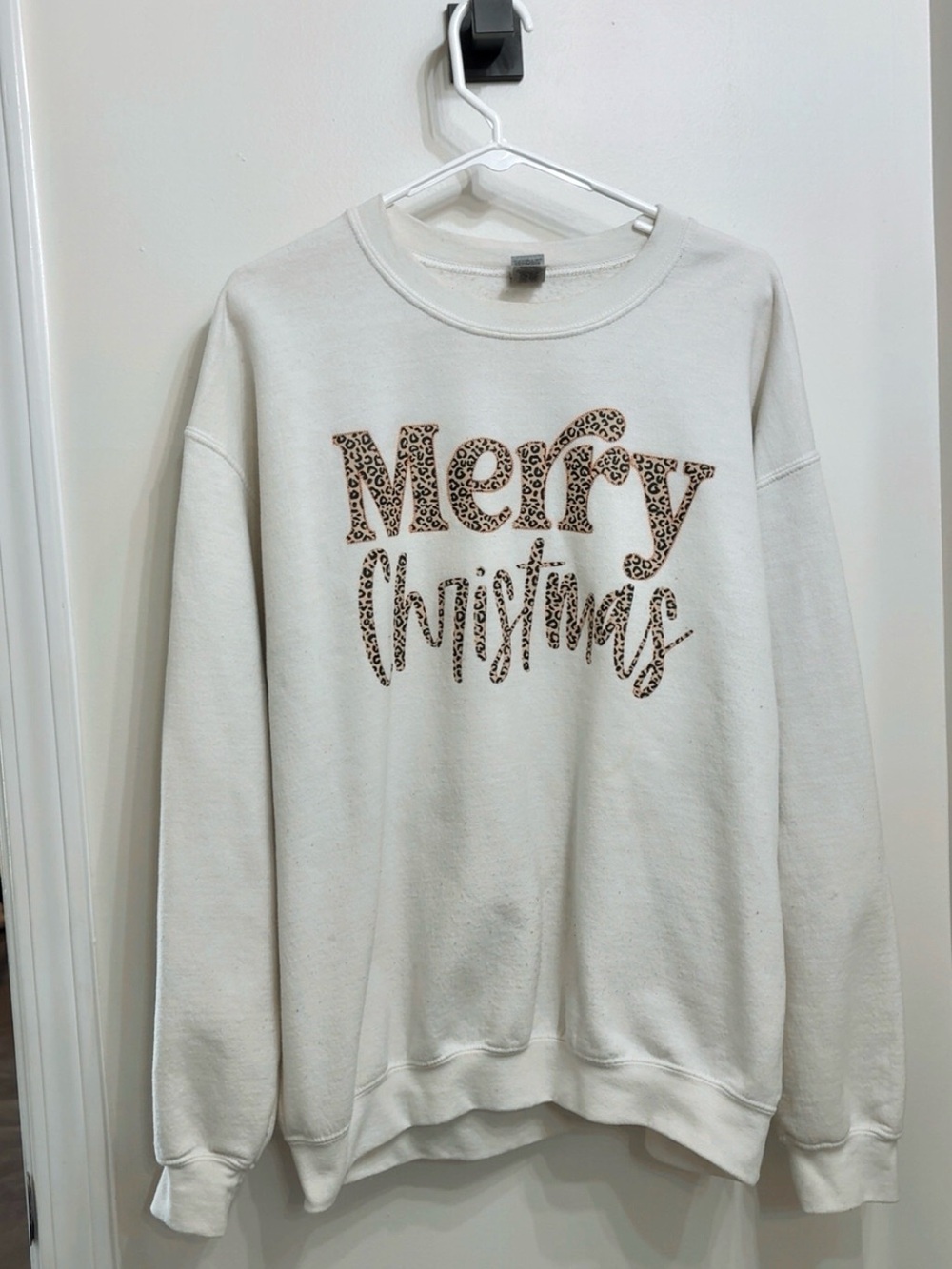 White 'Merry Christmas' Leopard Print Sweatshirt